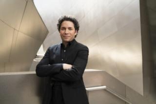 cal-performances-gustavo-dudamel-1-smallz-raskind-400x267.jpg