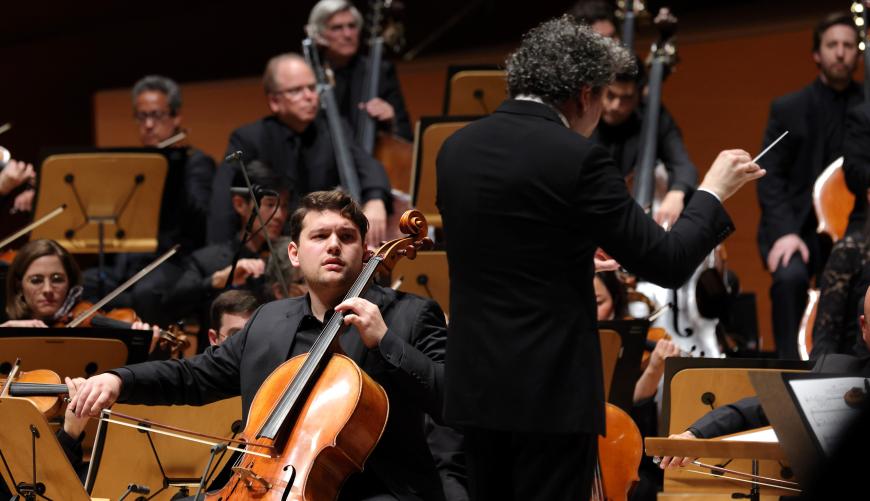 Dudamel conducts L.A. Phil in Reid, Smith and Beethoven - Los Angeles Times
