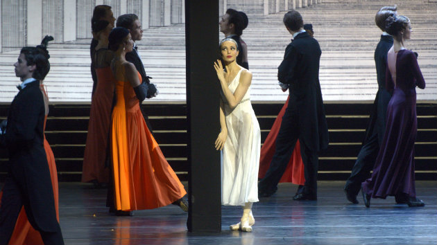 Cinderella (Diana Vishneva) at the ball (Photo by Vladimir Baranovsky)